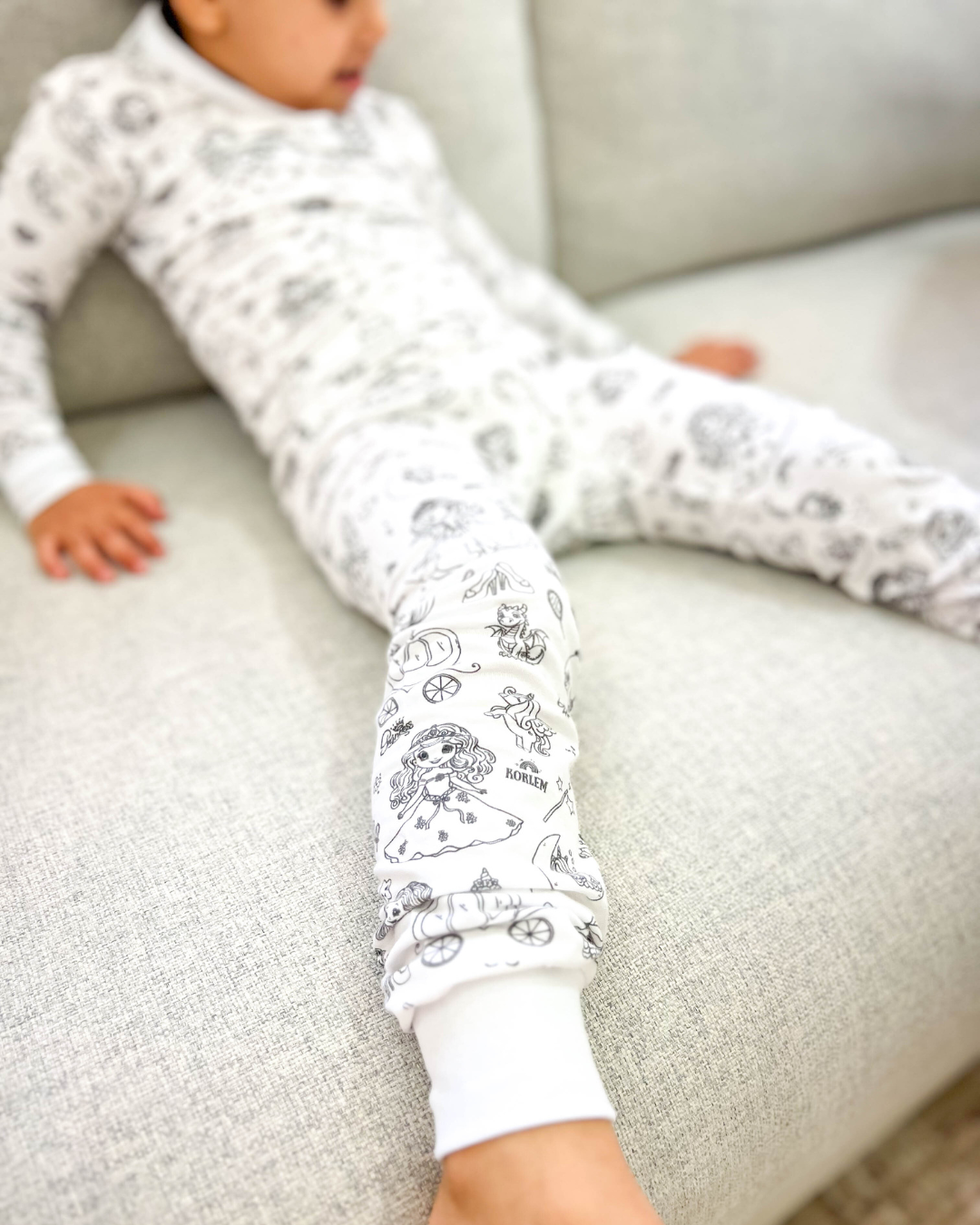 Dreamy – The Magical Pajamas Kids Can Color
